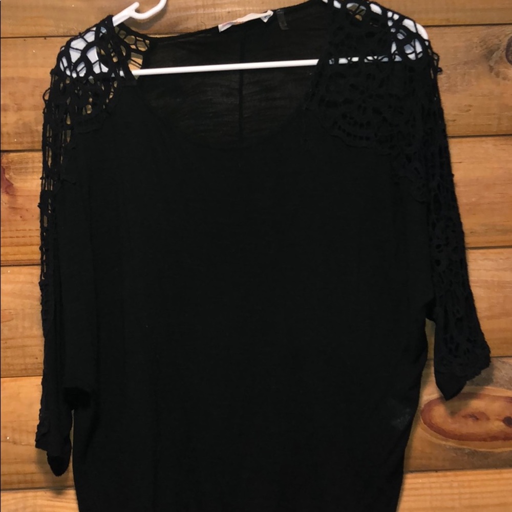 Women’s size small boutique too worn once